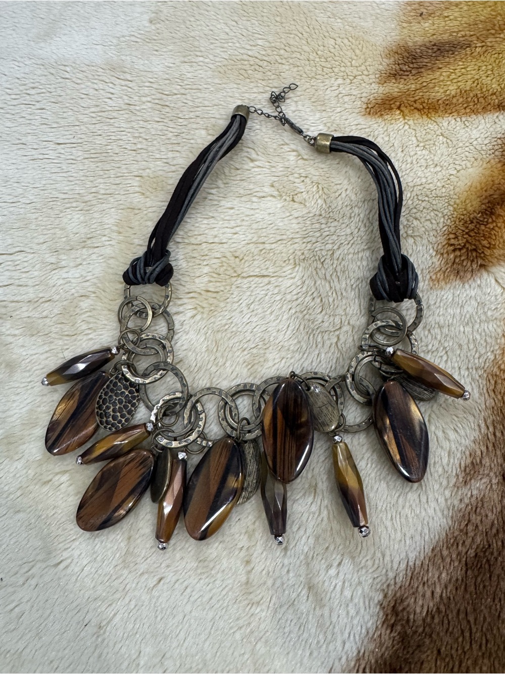 Stylish Brown Tortoiseshell Statement Necklace - Women Jewelry